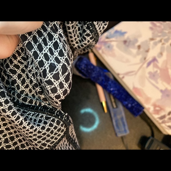 Lululemon black and white tights, size 10, great condition - Picture 11 of 12